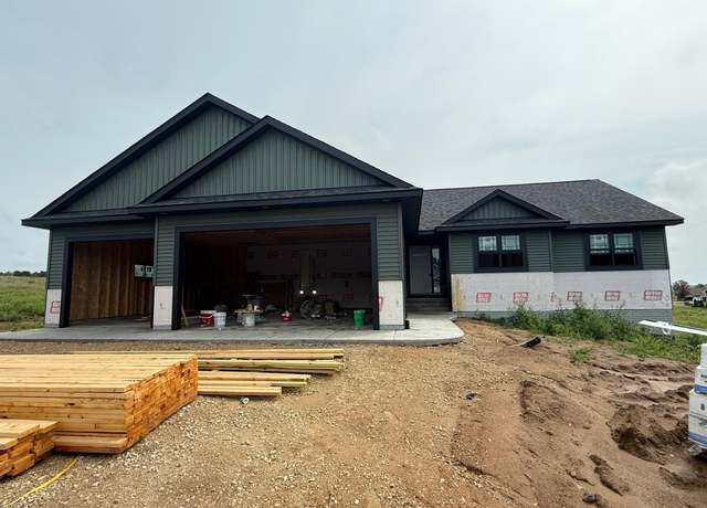 Property at 1641 75th Ave, Hammond, WI 54015, 3 beds, 2 baths