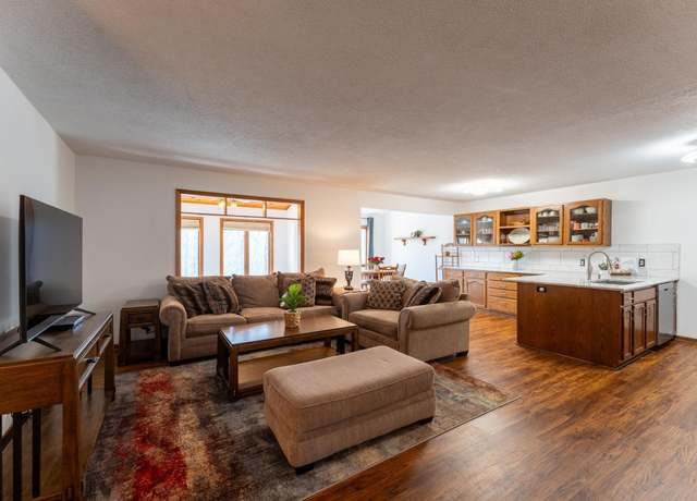 Property at 341 Spates Ave, Red Wing, MN 55066, 3 beds, 2 baths