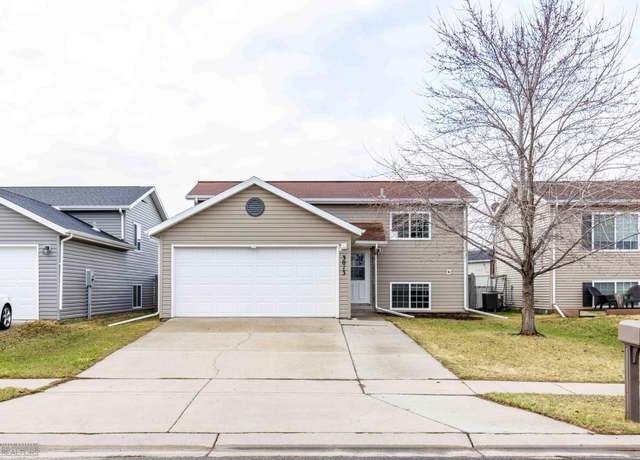 Property at 3013 32nd Ave S, Moorhead, MN 56560, 3 beds, 2 baths