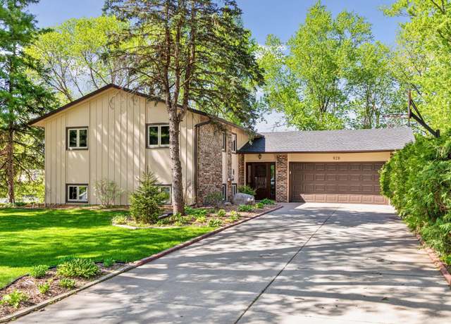 Property at 928 Ivanhoe Dr, Northfield, MN 55057, 5 beds, 2 baths