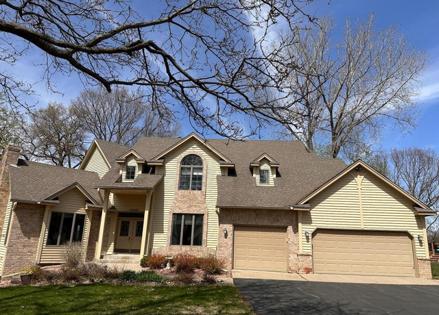 Property at 12640 Tiffany Ct, Burnsville, MN 55337, 5 beds, 4 baths
