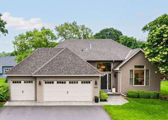 Property at 1401 Pheasant Hills Dr, Lino Lakes, MN 55038, 4 beds, 3 baths