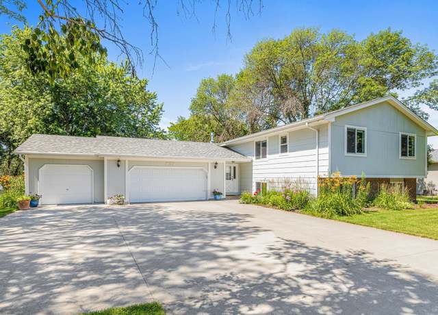 Property at 16951 88th Ave N, Maple Grove, MN 55311, 5 beds, 3 baths