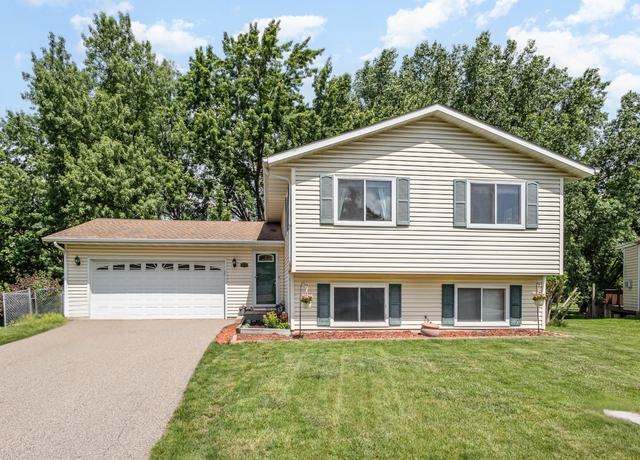Property at 4344 131st Ct, Savage, MN 55378, 4 beds, 2 baths