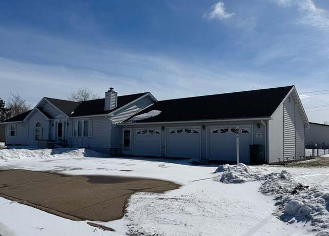Property at 509 W Elizabeth Ave, Keewatin, MN 55753, 3 beds, 2 baths