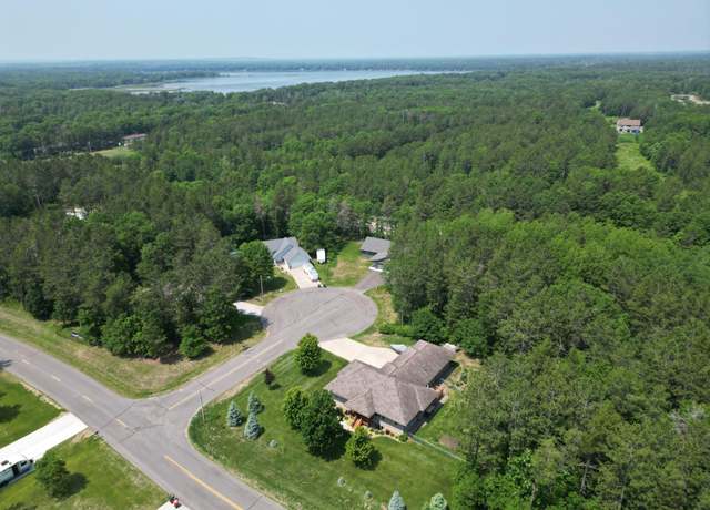 Property at 14450 Blackberry Ct, Baxter, MN 56425, 4 beds, 3 baths