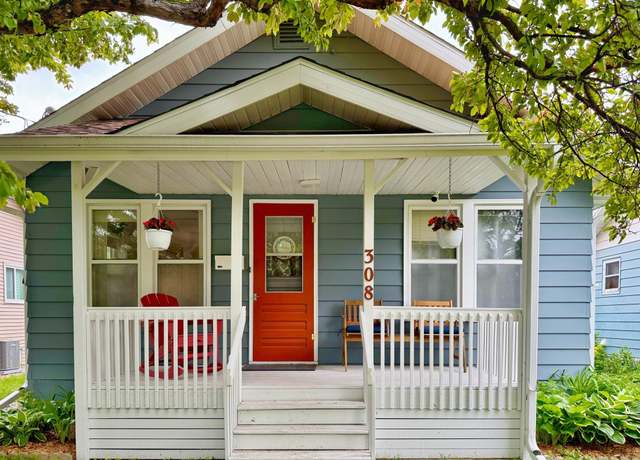 Property at 308 15th Ave S, Fargo, ND 58103, 3 beds, 2 baths