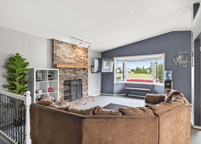 Property at 3008 94th Ave N, Brooklyn Park, MN 55444, 3 beds, 2 baths