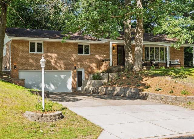 Property at 125 Hampshire Ave N, Golden Valley, MN 55427, 4 beds, 3 baths
