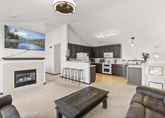 Property at 313 Heritage Trl, Circle Pines, MN 55014, 3 beds, 2 baths