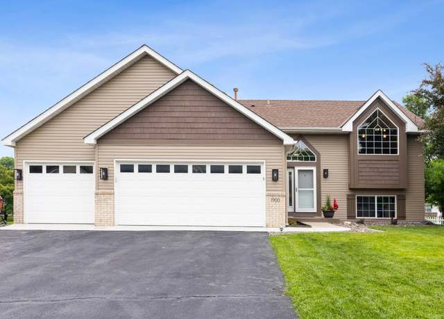 Property at 1900 Prairie View Ln, Buffalo, MN 55313, 4 beds, 2 baths