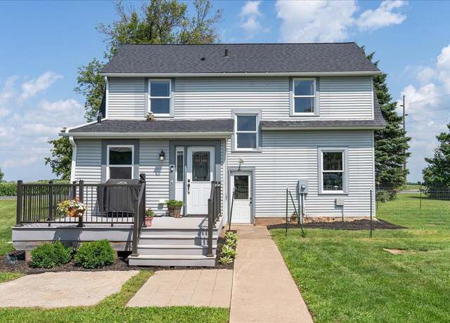 Property at 1496 140th St, New Richmond, WI 54017, 5 beds, 3 baths