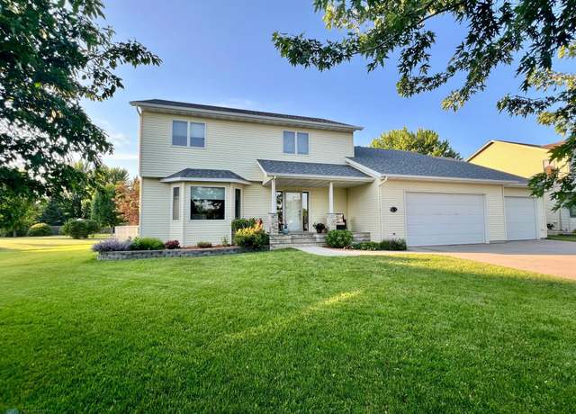 Property at 1007 3rd Ave NE, Barnesville, MN 56514, 5 beds, 4 baths