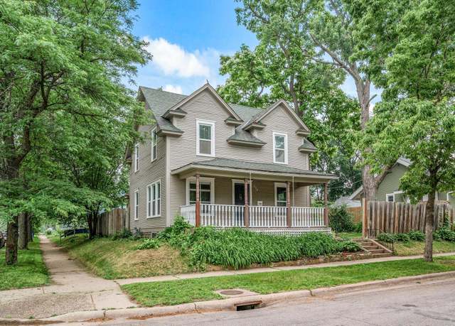 Property at 298 Avon St N, Saint Paul, MN 55104, 4 beds, 1 bath