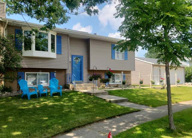 Property at 4315 Cimarron Ct NW, Rochester, MN 55901, 4 beds, 2 baths