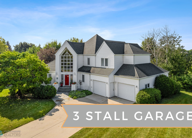Property at 2878 Lilac Ln N, Fargo, ND 58102, 5 beds, 5 baths