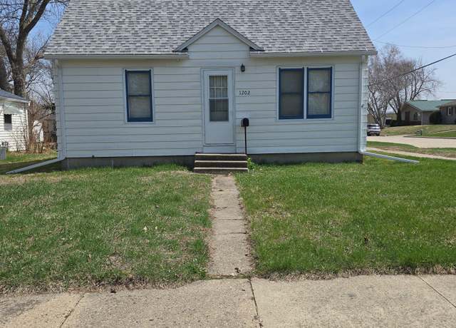 Property at 1202 N Orient St, Fairmont, MN 56031, 2 beds, 1 bath