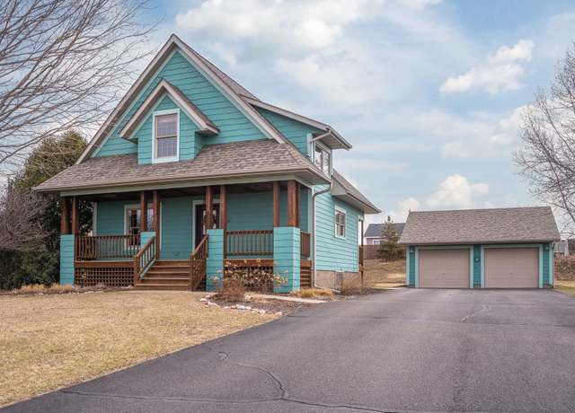 Property at 318 Meadow Lark Ln, Osceola, WI 54020, 3 beds, 3 baths