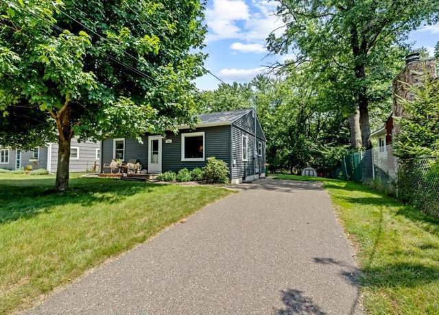 Property at 280 Warner Ave N, Mahtomedi, MN 55115, 2 beds, 1 bath