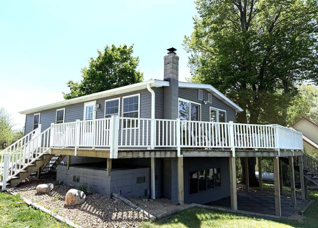 Property at 27447 742nd Ave, Dassel Twp, MN 55325, 2 beds, 2 baths