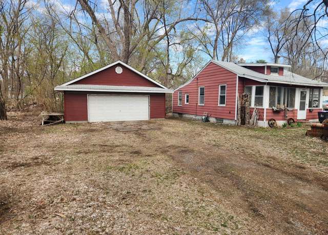 Property at 1587 Reaney Ave, Saint Paul, MN 55106, 2 beds, 1 bath