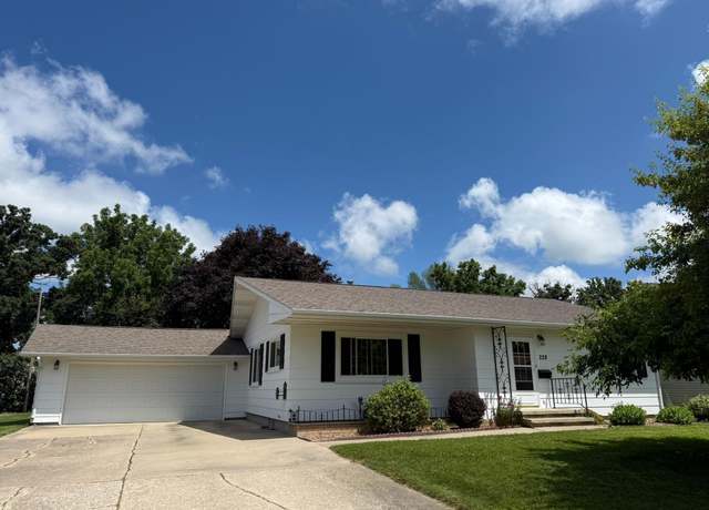 Property at 228 13th St SW, Owatonna, MN 55060, 3 beds, 2 baths
