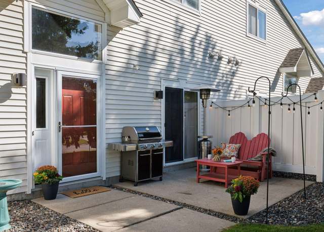 Property at 9001 Sawgrass Gln, Maple Grove, MN 55311, 3 beds, 2 baths