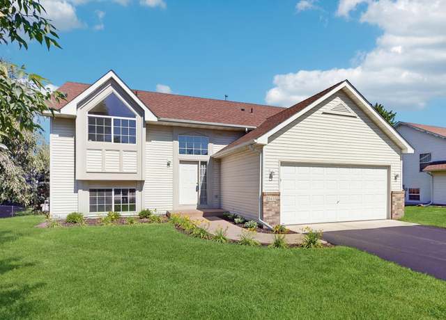 Property at 2433 Ponds Way, Shakopee, MN 55379, 4 beds, 2 baths