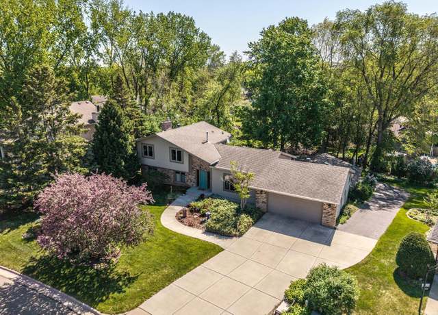 Property at 15505 Logarto Ln, Burnsville, MN 55306, 4 beds, 3 baths