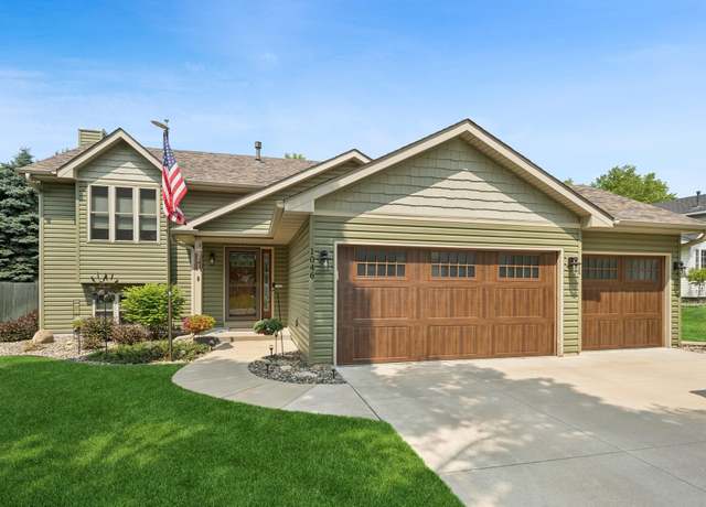 Property at 1046 Bonnieview Dr, Woodbury, MN 55129, 3 beds, 2 baths