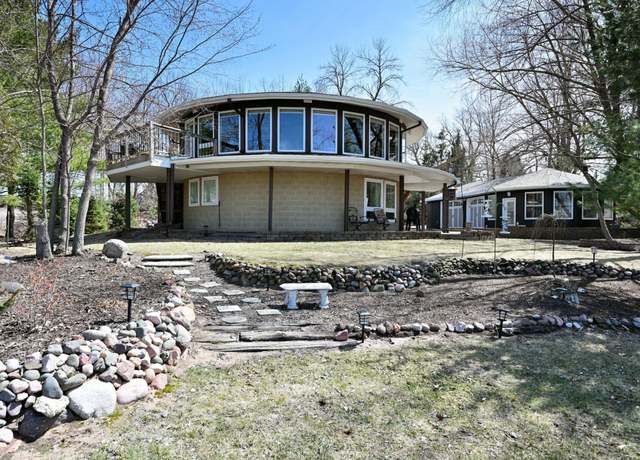 Property at 1117 E Lake Dr, Shell Lake, WI 54871, 3 beds, 2 baths