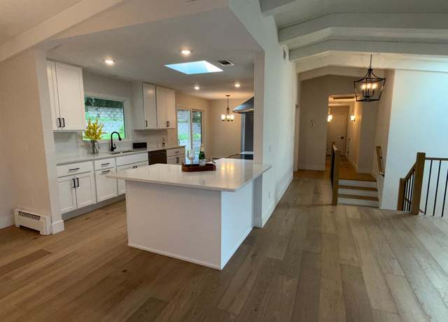 Property at 2611 Kyle Ave N, Golden Valley, MN 55422, 4 beds, 3 baths