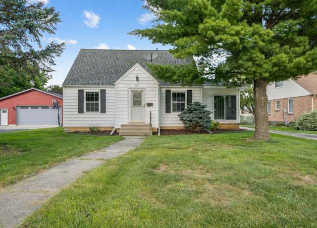 Property at 221 7th Ave SE, Waseca, MN 56093, 3 beds, 2 baths