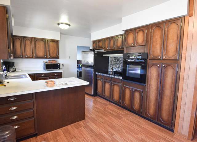Property at 245 Kneale Ave N, Thief River Falls, MN 56701, 5 beds, 2 baths