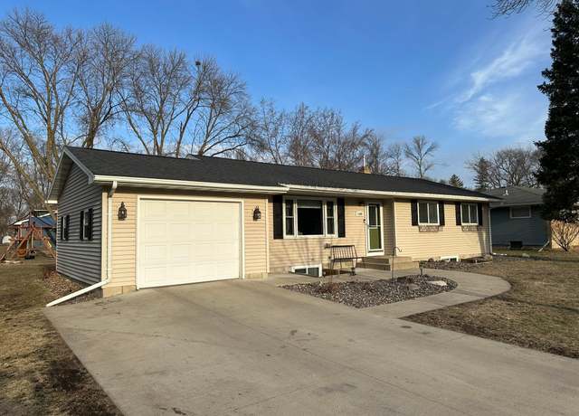 Property at 1100 16th St SW, Willmar, MN 56201, 3 beds, 2 baths