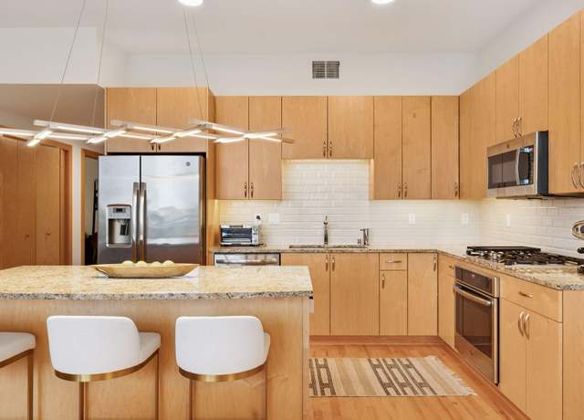 Property at 1240 S 2nd St #822, Minneapolis, MN 55415, 2 beds, 2 baths