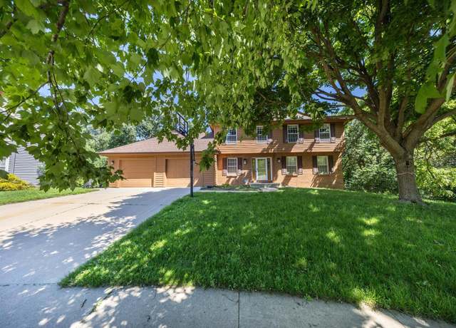Property at 2426 Wilshire Ln NE, Rochester, MN 55906, 5 beds, 4 baths
