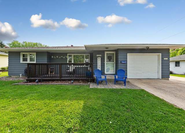 Property at 1220 Lincoln Ave, Owatonna, MN 55060, 3 beds, 2 baths