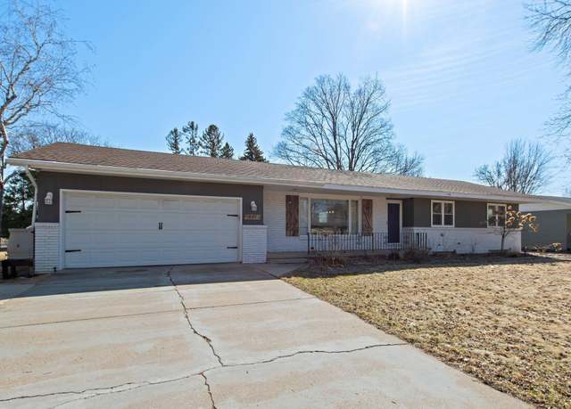 Property at 801 10th St, Farmington, MN 55024, 3 beds, 2 baths