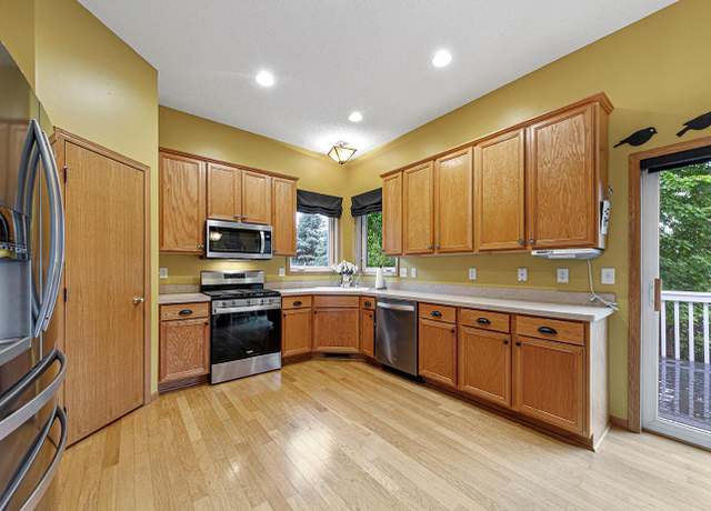Property at 1808 Lake Dr, Northfield, MN 55057, 4 beds, 3 baths