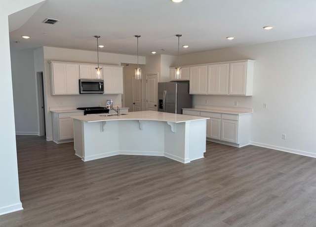 Property at 1771 Hauer Trl, Shakopee, MN 55379, 3 beds, 3 baths