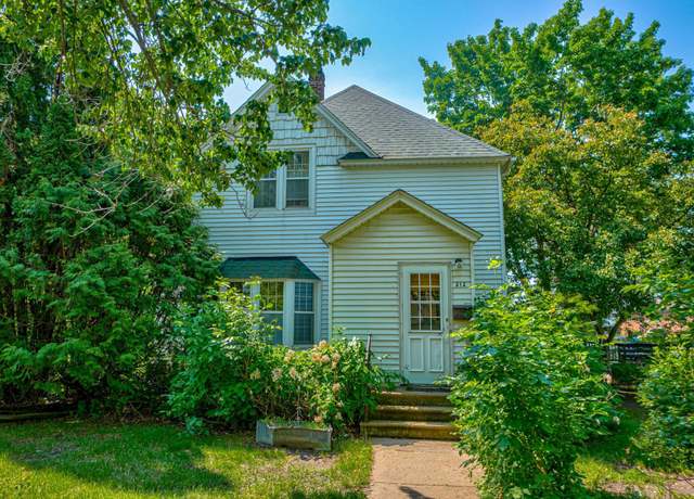 Property at 212 E 3rd St, New Richmond, WI 54017, 4 beds, 2 baths