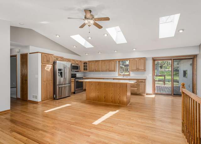 Property at 4416 Louisiana Ave N, Crystal, MN 55428, 3 beds, 2 baths