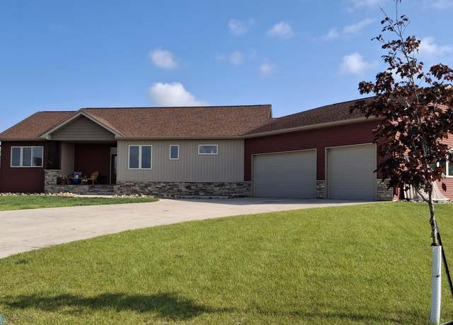 Property at 4619 38 1/2 Ave N, ND 58102, 6 beds, 4 baths