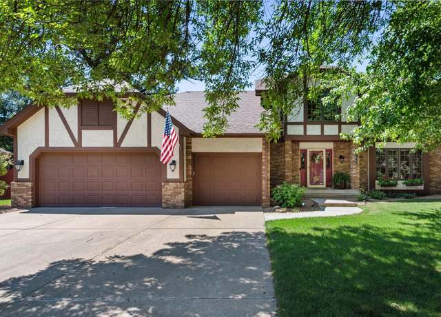 Property at 5945 Churchill St, Shoreview, MN 55126, 3 beds, 4 baths