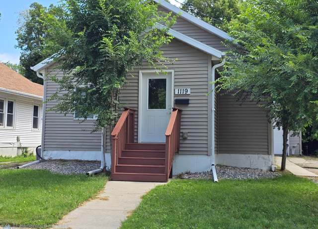 Property at 1119 9th St N, Fargo, ND 58102, 4 beds, 2 baths