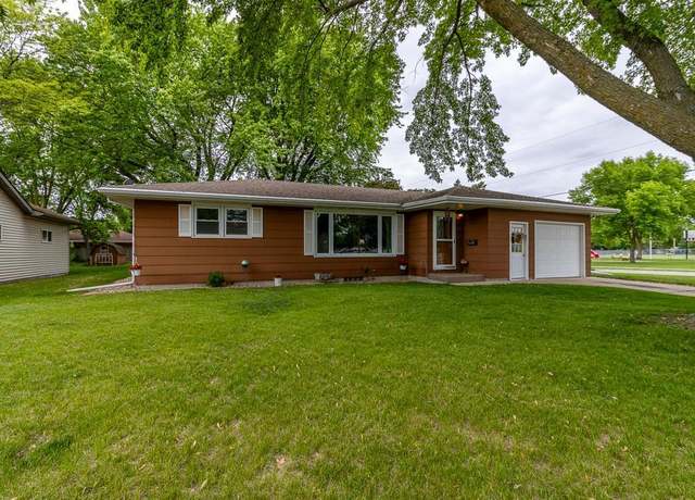 Property at 390 N Montgomery Ave, Le Center, MN 56057, 3 beds, 2 baths