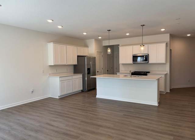 Property at 1727 Hauer Trl, Shakopee, MN 55379, 3 beds, 3 baths