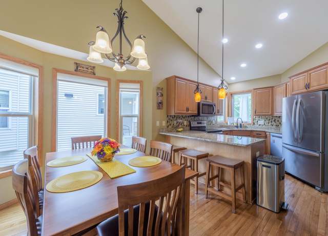 Property at 310 23rd Ct S, South Saint Paul, MN 55075, 3 beds, 3 baths