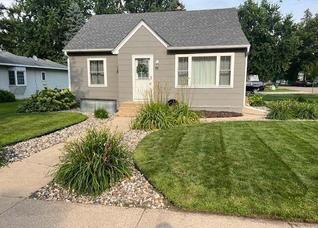 Property at 800 N Marshall Ave, Litchfield, MN 55355, 3 beds, 2 baths